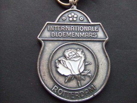 Internationale Bloemenmars Rotterdam ( roos)